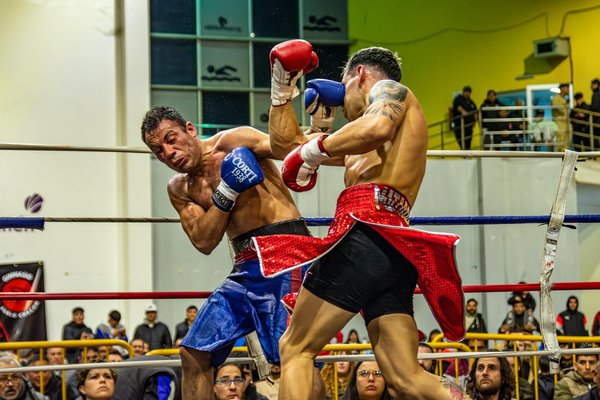 Hoe kan ik mijn strategieën verbeteren voor het spelen van tennis?